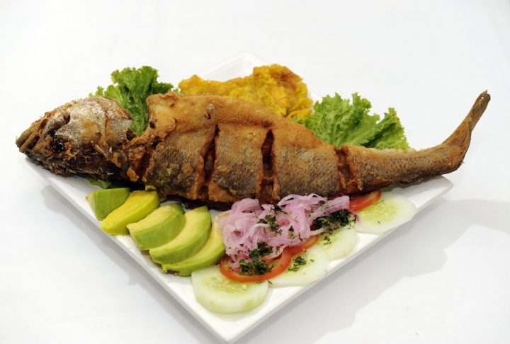 Arroz con Pescado Frito Arroz con Pescado Frito