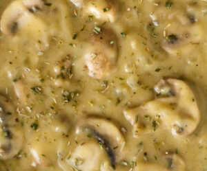 Así se elabora el gravy de champiñones típico de Ecuador Así se elabora el gravy de champiñones típico de Ecuador